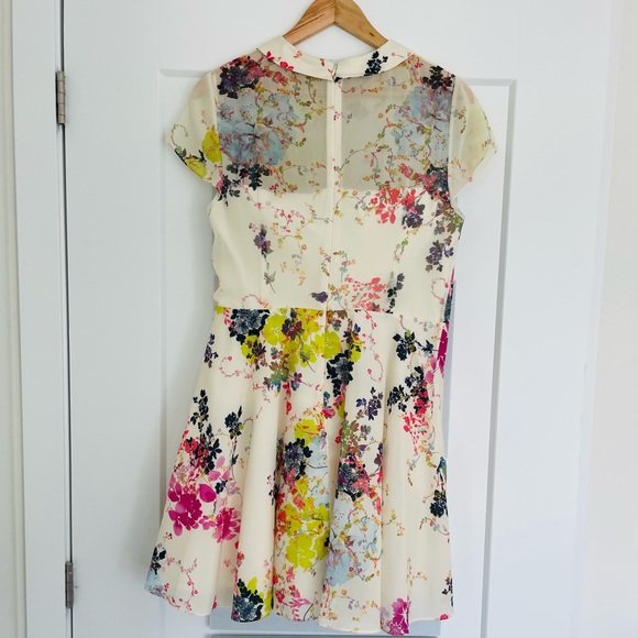Ted Baker Bright Floral Summer Dress. TB size 3 equivalent to CDN size 8. - Picture 2 of 8